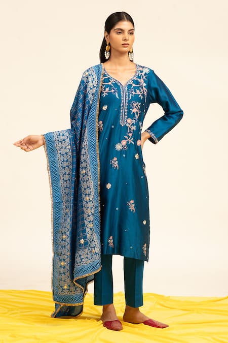 Shetab Kazmi Aari Thread Embroidered Kurta Pant Set 