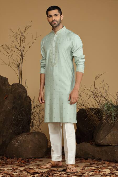 Kora By Nilesh Mitesh_Green Silk Embroidered Thread And Zari Work Floral Kurta Set_Online_at_Aza_Fashions