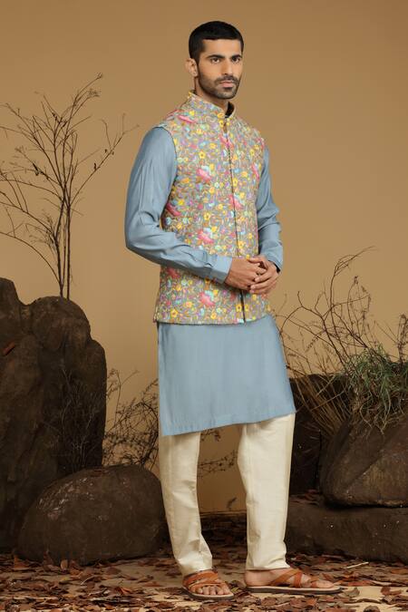 Buy_Kora By Nilesh Mitesh_Gray Silk Embroidery Floral Bundi Set_Online_at_Aza_Fashions