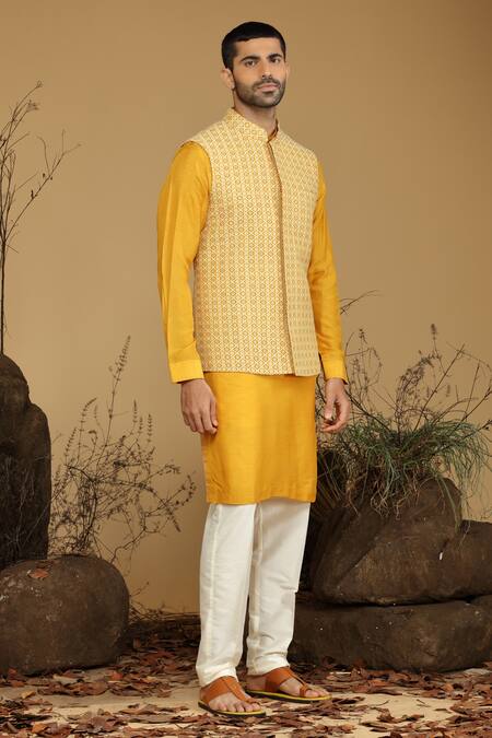 Buy_Kora By Nilesh Mitesh_Yellow Silk Embroidery Thread Bundi Set_Online_at_Aza_Fashions