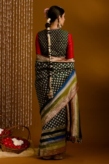 Priyal Bhardwaj Vintage Pattern Banarasi Handwoven Saree 