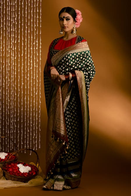 Priyal Bhardwaj_Green Brocade Zari Vintage Pattern Banarasi Handwoven Saree _Online_at_Aza_Fashions