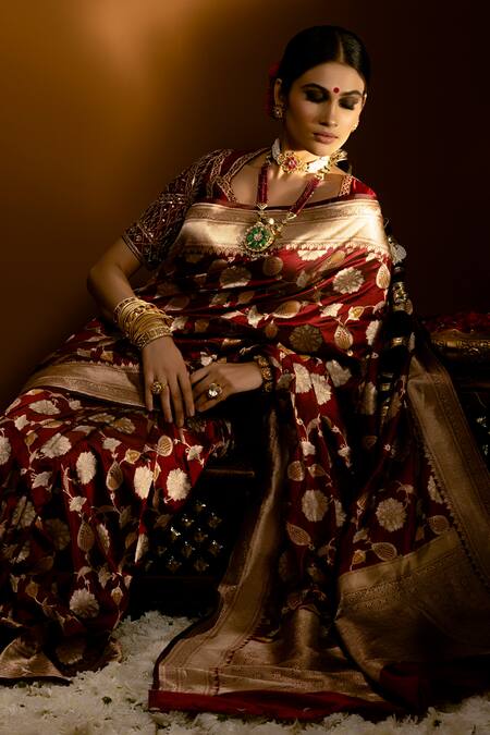 Buy_Priyal Bhardwaj_Red Silk Zari Handwoven Floral Pattern Banarasi Saree _Online_at_Aza_Fashions