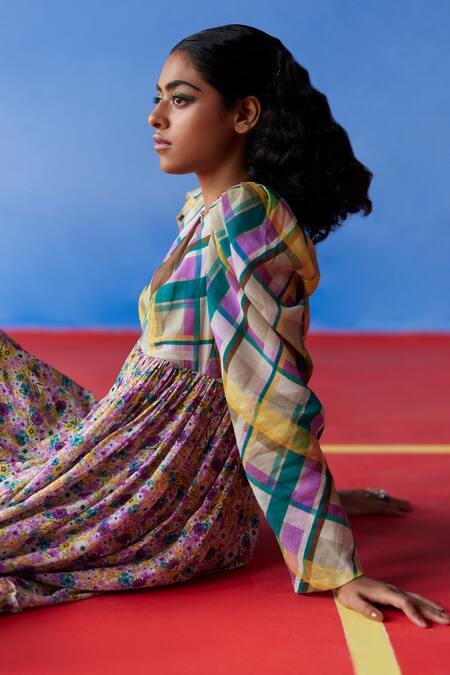 Buy_Uri By Mrunalini Rao_Green Cotton V-neck Laurel Ditsy Bloom Print Tiered Maxi Dress _Online_at_Aza_Fashions