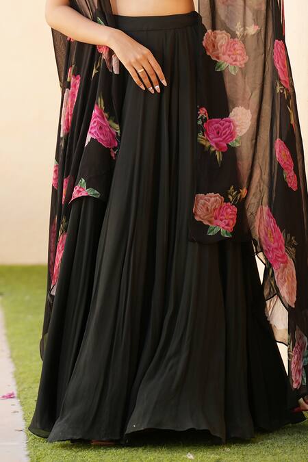 Shop House Of TA-YA Black Georgette Sequins Round Neck Floral Print Cape Lehenga Set Online at Aza Fashions Shop_House Of TA-YA_Black Georgette Sequins Round Neck Floral Print Cape Lehenga Set _Online_at_Aza_Fashions