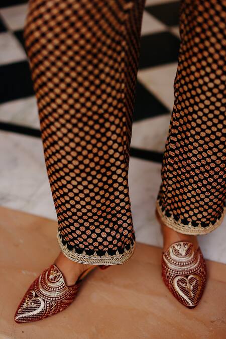 Avacara_Black Cotton Silk Hand Block Print Abstract V Neck Kaftan With Pant _Online_at_Aza_Fashions