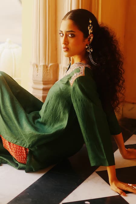 Avacara Marodi Embroidered Yoke Kurta With Pant 