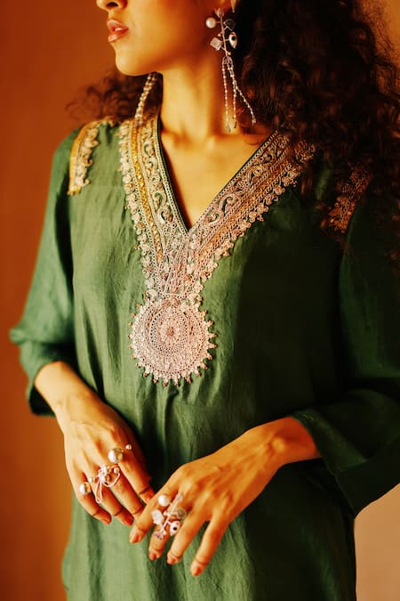 Buy_Avacara_Green Silk Embroidery V-neck Marodi Yoke Kurta With Pant _Online_at_Aza_Fashions