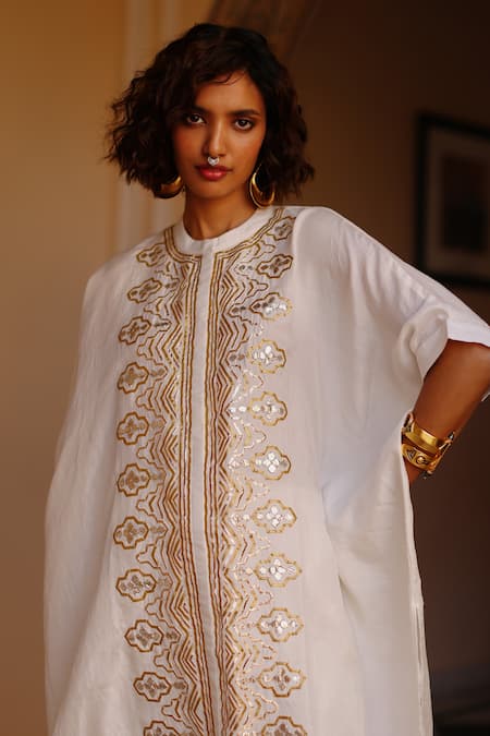 Buy_Avacara_White Silk Gota Patti Round Neck Embroidered Panel Kaftan With Pant 