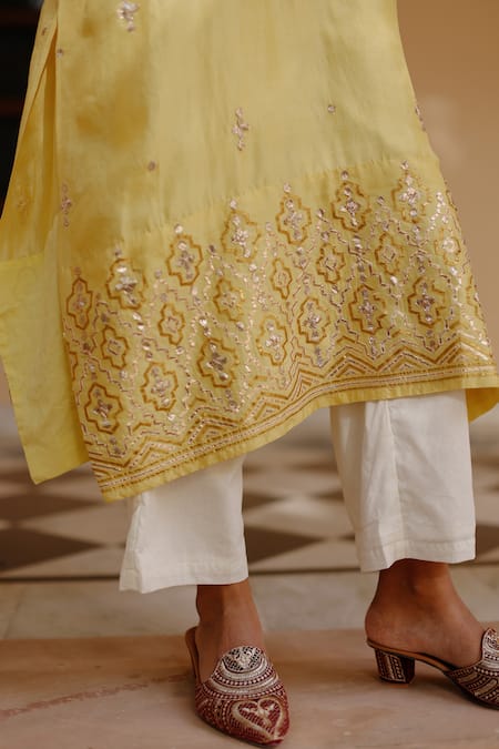 Buy_Avacara_Yellow Silk Embroidery Gota Round Neck Work Kaftan With Pant  _Online_at_Aza_Fashions