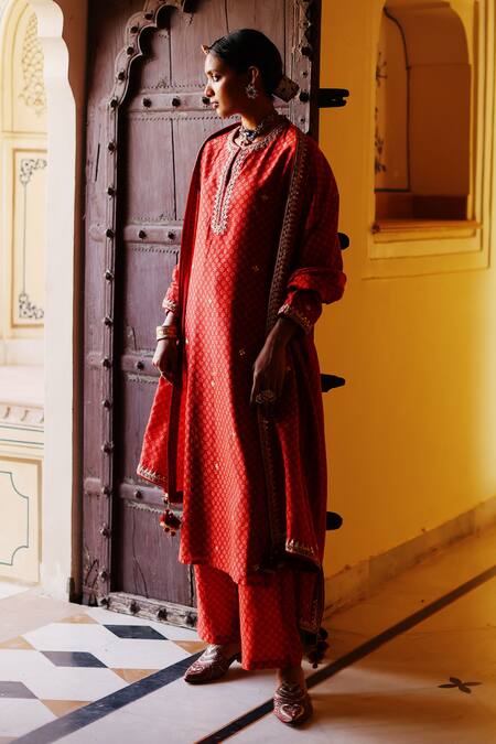 Avacara_Red Chanderi Print Hand Block Round Neck Kurta Pant Set _Online_at_Aza_Fashions