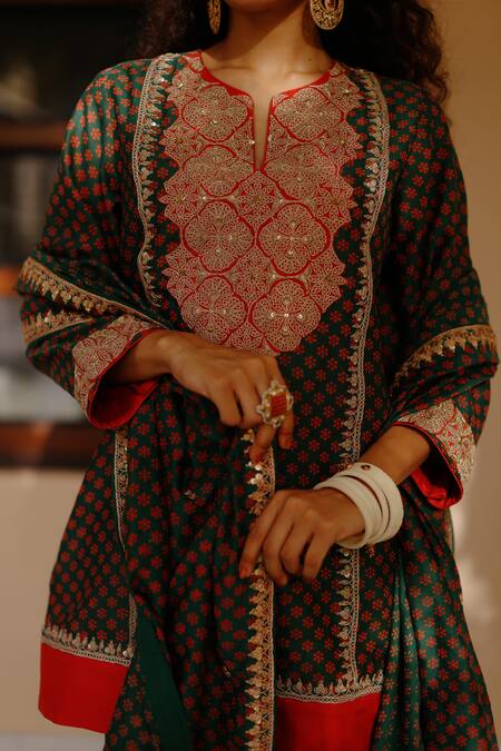 Shop Avacara Green Chanderi Embroidery Split V-neck Hand Block Butti Kurta Pant Set Online at Aza Fashions Shop_Avacara_Green Chanderi Embroidery Split V-neck Hand Block Butti Kurta Pant Set_Online_at_Aza_Fashions