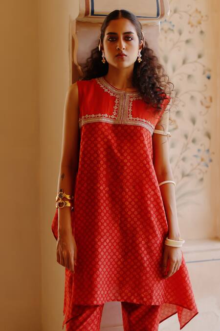 Shop Avacara Orange Chanderi Print Hand Block Round Neck Butti Kurta With Pant Online at Aza Fashions Shop_Avacara_Orange Chanderi Print Hand Block Round Neck Butti Kurta With Pant _Online_at_Aza_Fashions