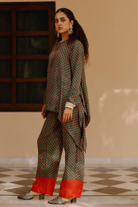 Buy_Avacara_Green Silk Print Hand Block Round Neck Kurta With Pant  _Online_at_Aza_Fashions