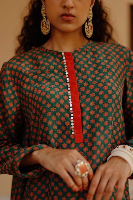 Shop_Avacara_Green Silk Print Hand Block Round Neck Kurta With Pant  _Online_at_Aza_Fashions