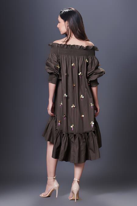 Shop Deepika Arora Green Cotton Sequins Off-shoulder Off Embroidered Dress With Belt at Aza Fashions Shop_Deepika Arora_Green Cotton Sequins Off-shoulder Off Embroidered Dress With Belt_at_Aza_Fashions