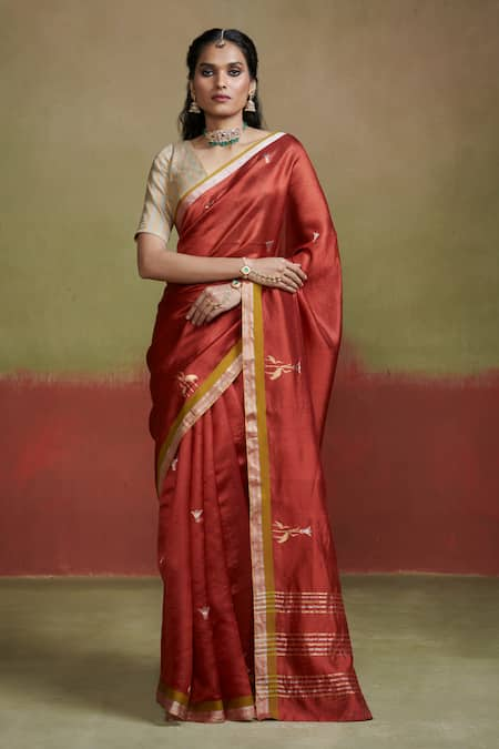 Dressfolk Hansika Handloom Silk Motif Embroidered Saree 