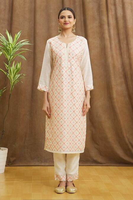 Khwaab By Sanjana Lakhani_Cream Kurta And Pant Vishika Silk Set With Chanderi Jacquard Dupatta _Online_at_Aza_Fashions
