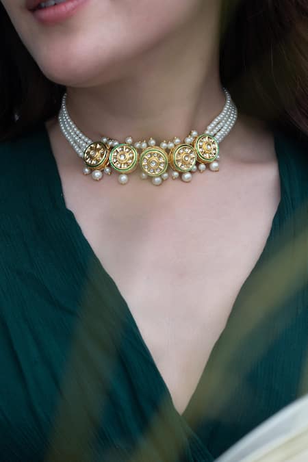 Do Taara_Gold Plated Kundan And Pearl Embellished Choker Necklace _Online_at_Aza_Fashions