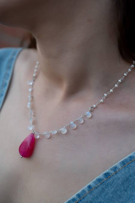 Buy_Do Taara_Pink Contrast Stone Pendant Necklace _Online_at_Aza_Fashions