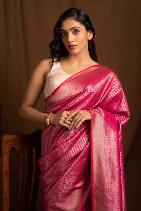 Devissha Pink Banarasi Brocade Woven Tear Drop U Neck Blouse Online at Aza Fashions Devissha_Pink Banarasi Brocade Woven Tear Drop U Neck Blouse _Online_at_Aza_Fashions