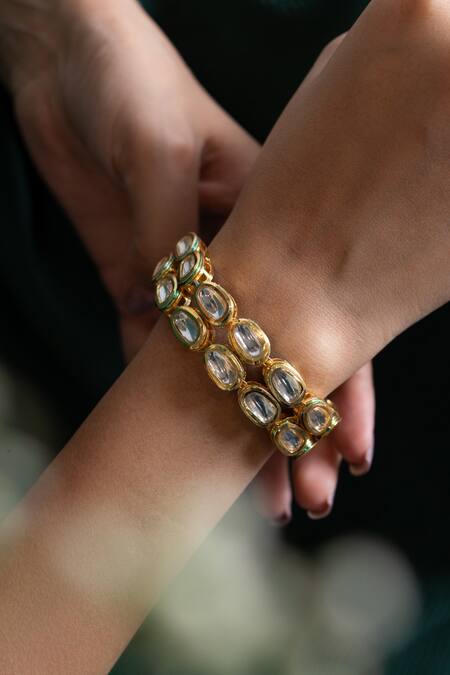 Do Taara_Gold Plated Crystals Kundan Bracelet _Online_at_Aza_Fashions
