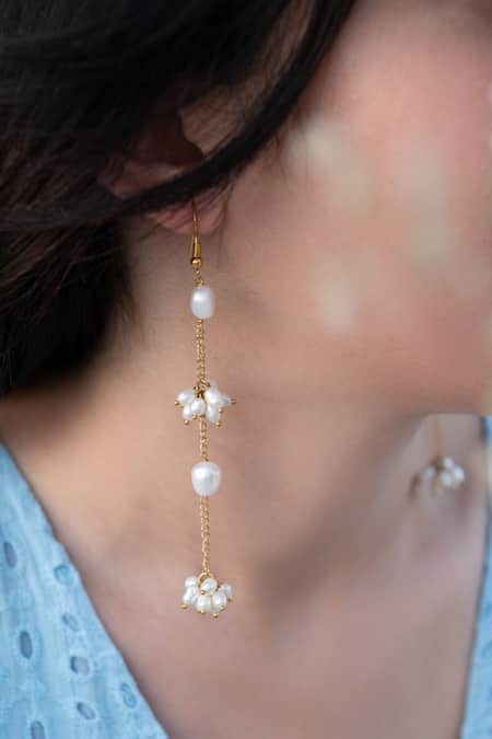 Buy_Do Taara_Red Beads, Pearls Embellished Dangler Earrings _Online_at_Aza_Fashions