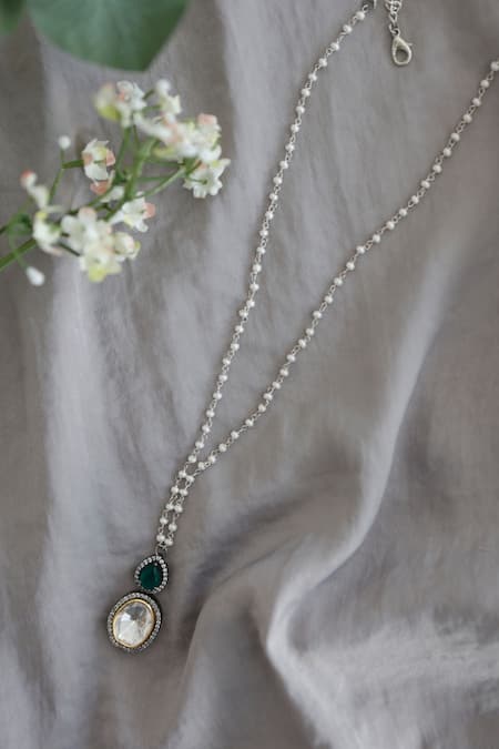Shop Do Taara Green Embellished Polki Pendant Necklace at Aza Fashions Shop_Do Taara_Green Embellished Polki Pendant Necklace _at_Aza_Fashions