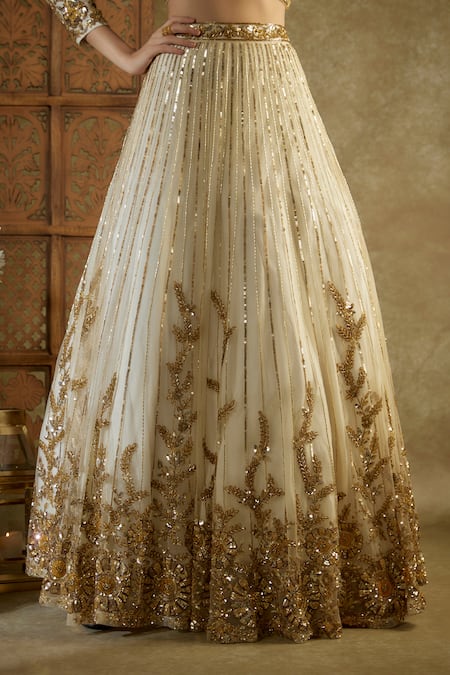 Mehak Murpana Ivory Net Sequins, Cut Work, Feathers V-neck Embroidered Bridal Lehenga Set Online at Aza Fashions Mehak Murpana_Ivory Net Sequins, Cut Work, Feathers V-neck Embroidered Bridal Lehenga Set _Online_at_Aza_Fashions