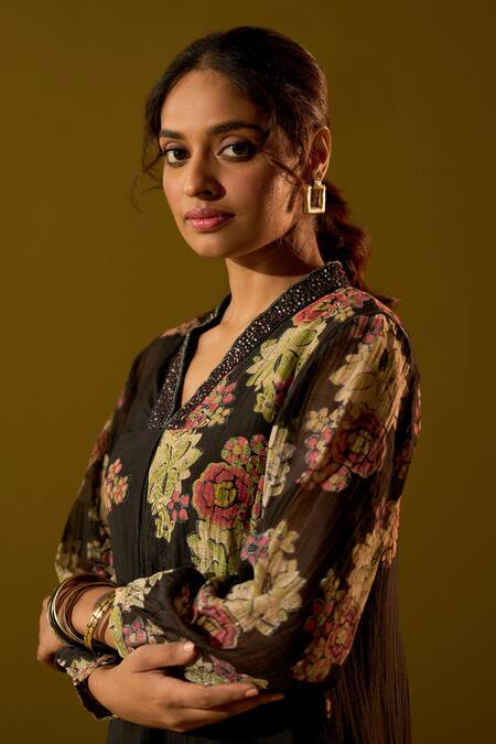 TA’Assur_Black Chanderi Hand Block Printed Floral V Neck Kurta And Pant Set_Online_at_Aza_Fashions