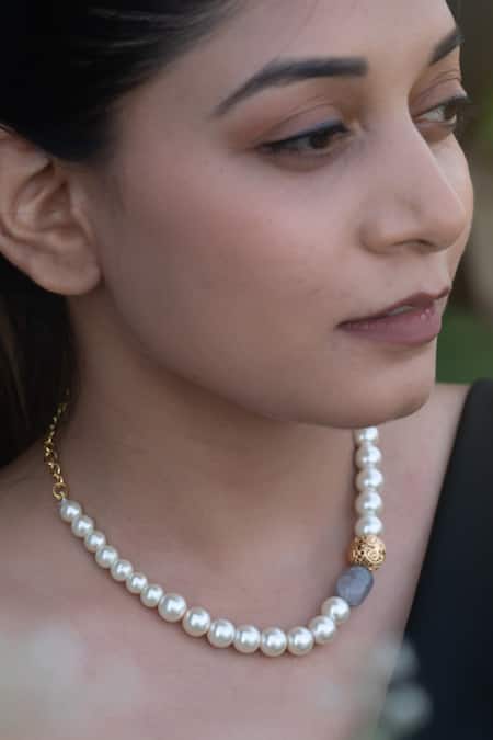 Do Taara White Freshwater Pearl Embellished Necklace 