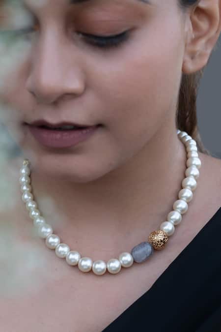 Do Taara_White Freshwater Pearl Embellished Necklace _Online_at_Aza_Fashions