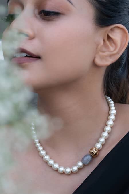 Buy_Do Taara_White Freshwater Pearl Embellished Necklace _Online_at_Aza_Fashions