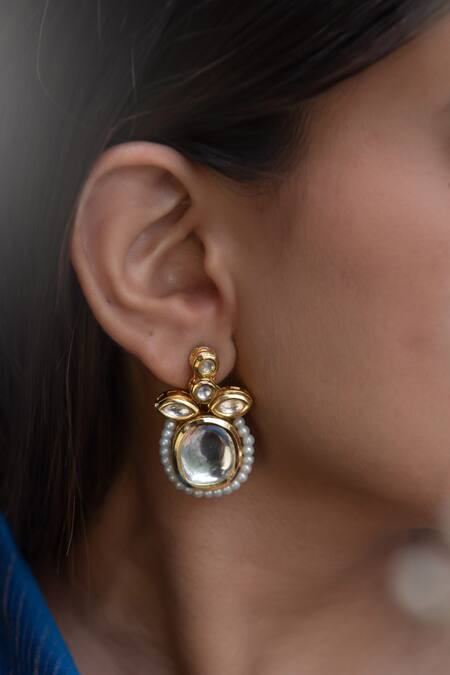 Shop Do Taara Gold Plated Pearls, Diamonds Kundan Earrings Online at Aza Fashions Shop_Do Taara_Gold Plated Pearls, Diamonds Kundan Earrings _Online_at_Aza_Fashions