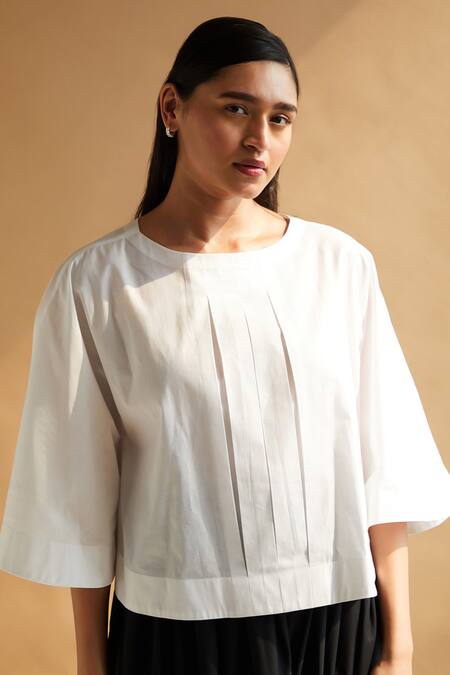 House Of Manaa White Cotton Round Neck Solid Poncho Top And Harem Pant Set at Aza Fashions House Of Manaa_White Cotton Round Neck Solid Poncho Top And Harem Pant Set _at_Aza_Fashions