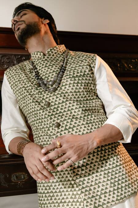 Shop Ankita Shahabadi Green Silk Embroidery Olive Geometric Thread Nehru Jacket at Aza Fashions Shop_Ankita Shahabadi_Green Silk Embroidery Olive Geometric Thread Nehru Jacket _at_Aza_Fashions