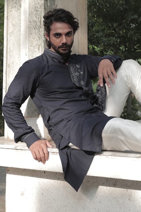 Ankita Shahabadi Kabira Embroidered Kurta 