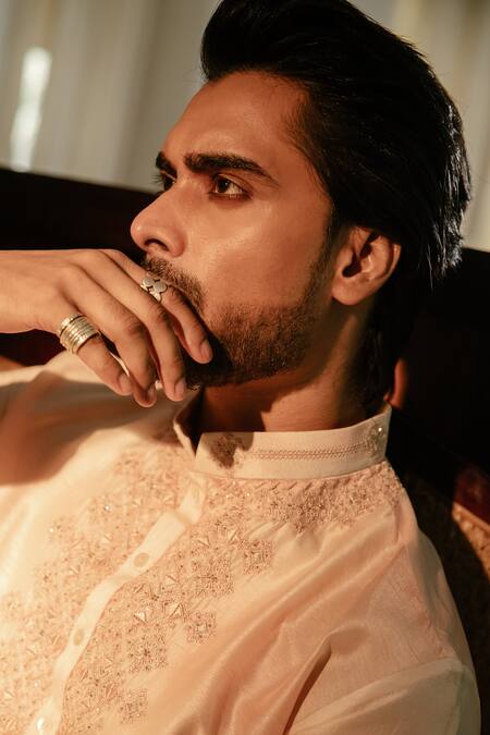 Ankita Shahabadi_Peach Silk Hand Embroidered Mirror Aishwary Kurta _Online_at_Aza_Fashions