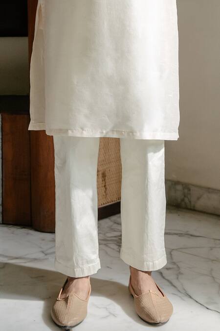 Buy_Ankita Shahabadi_Peach Silk Hand Embroidered Mirror Aishwary Kurta _Online_at_Aza_Fashions