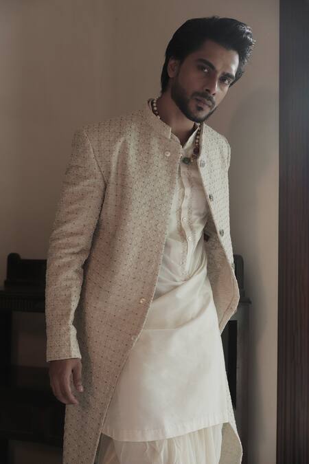 Ankita Shahabadi Kaavish Detailed Sherwani 