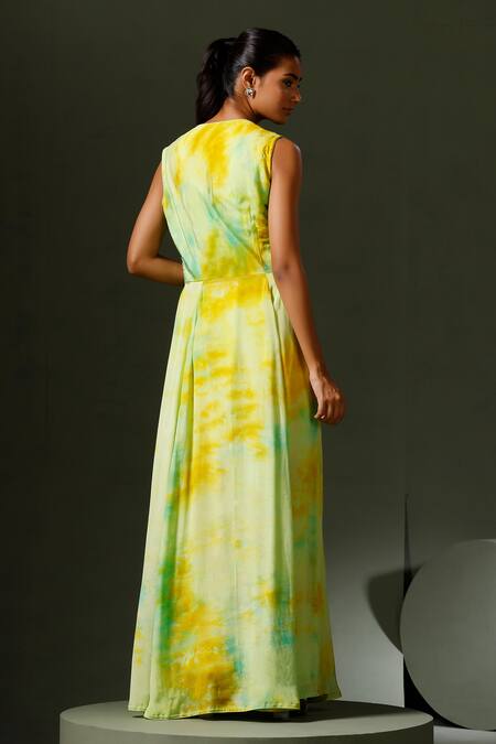 Shop Two Sisters By Gyans Green Chiffon Mirrors, Sequins Sweetheart Neck Tie Dye Cape Lehenga Set at Aza Fashions Shop_Two Sisters By Gyans_Green Chiffon Mirrors, Sequins Sweetheart Neck Tie Dye Cape Lehenga Set_at_Aza_Fashions