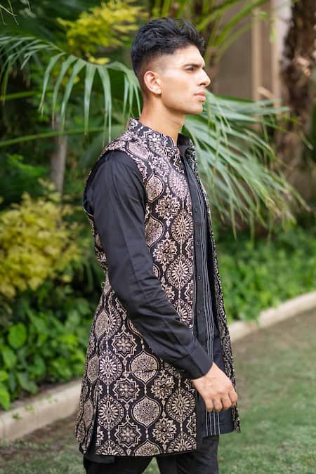 Buy_Ekavira_Black Silk Embroidery Ajrakh Print Bundi Kurta Set _Online_at_Aza_Fashions