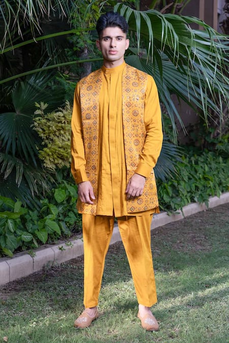 Ekavira Ajrakh Print Bundi Kurta Set 