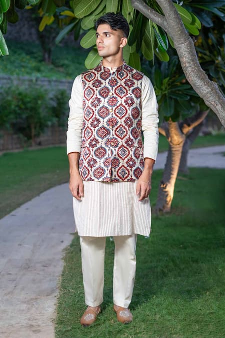 Ekavira_Off White Silk Metallic Thread Ajrakh Print Bundi Kurta Set _Online_at_Aza_Fashions