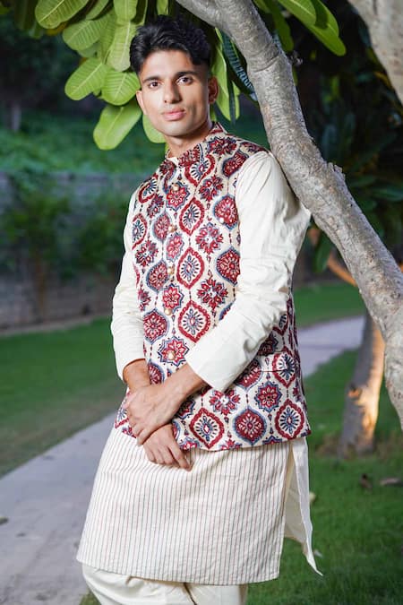 Buy_Ekavira_Off White Silk Metallic Thread Ajrakh Print Bundi Kurta Set _Online_at_Aza_Fashions