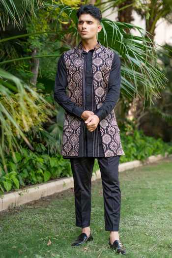 Buy_Ekavira_Black Silk Embroidery Ajrakh Print Mashru Bundi _Online_at_Aza_Fashions