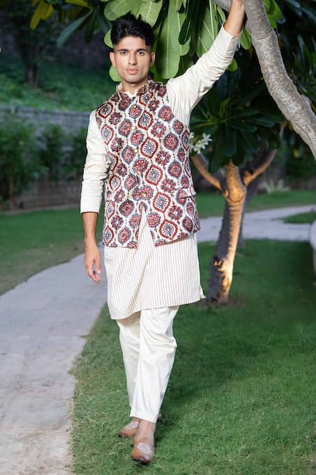 Ekavira Ajrakh Print Off White Bundi 