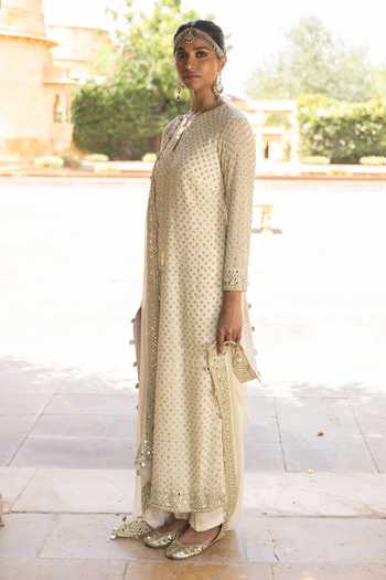 Buy_Arpita Mehta_Ivory Georgette, Cotton Satin Mirrors, Zari, Cut And Thread Embroidered Kurta Set _Online_at_Aza_Fashions