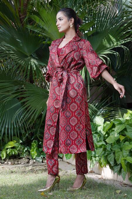 Ekavira Maroon Silk Embroidery Surkh Ajrakh Print Trench Coat Online at Aza Fashions Ekavira_Maroon Silk Embroidery Surkh Ajrakh Print Trench Coat _Online_at_Aza_Fashions
