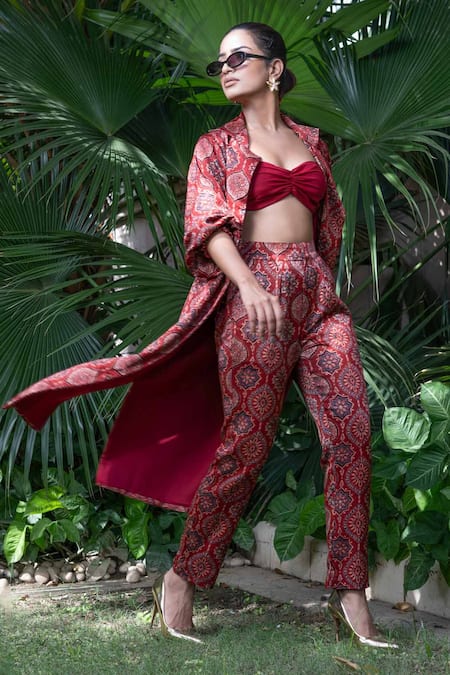 Buy Ekavira Maroon Silk Embroidery Surkh Ajrakh Print Trench Coat Online at Aza Fashions Buy_Ekavira_Maroon Silk Embroidery Surkh Ajrakh Print Trench Coat _Online_at_Aza_Fashions